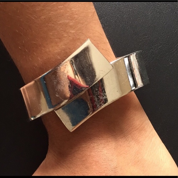 Jewelry - Silver expandable bracelet